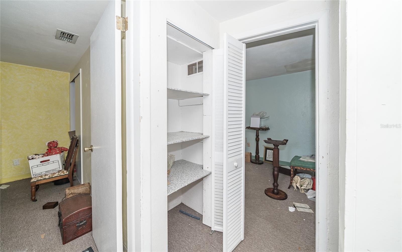 KNOLLWOOD VILLAGE - Residential