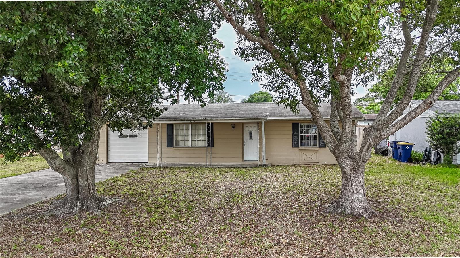 KNOLLWOOD VILLAGE - Residential
