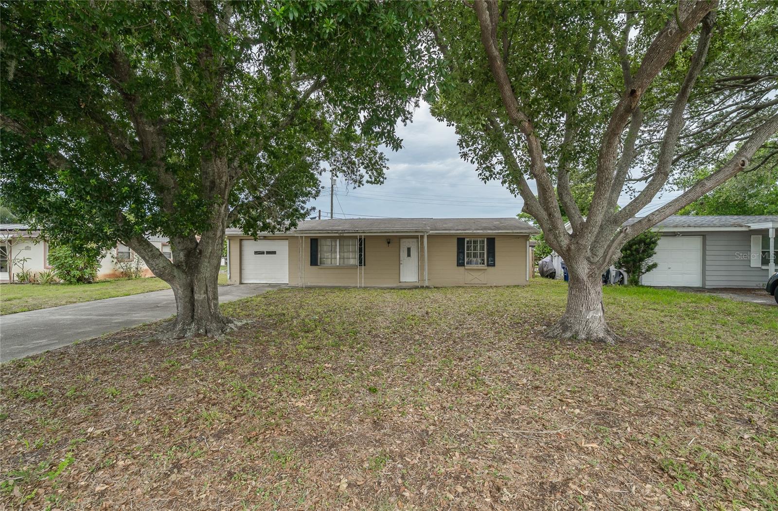 KNOLLWOOD VILLAGE - Residential