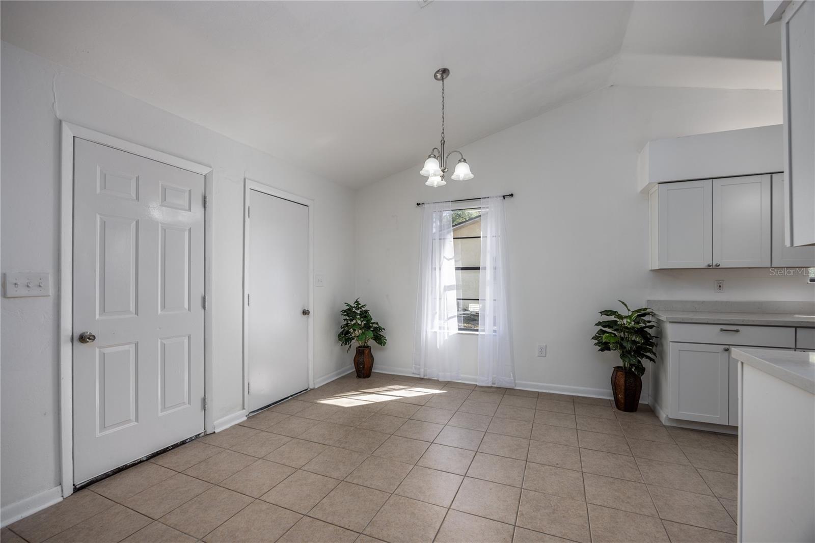 1111 SW 19TH PLACE