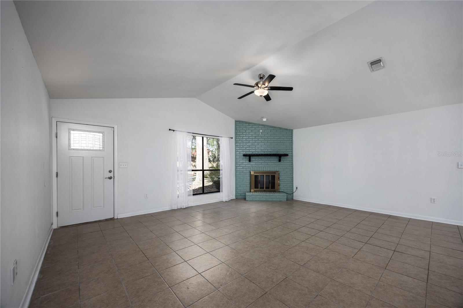 1111 SW 19TH PLACE