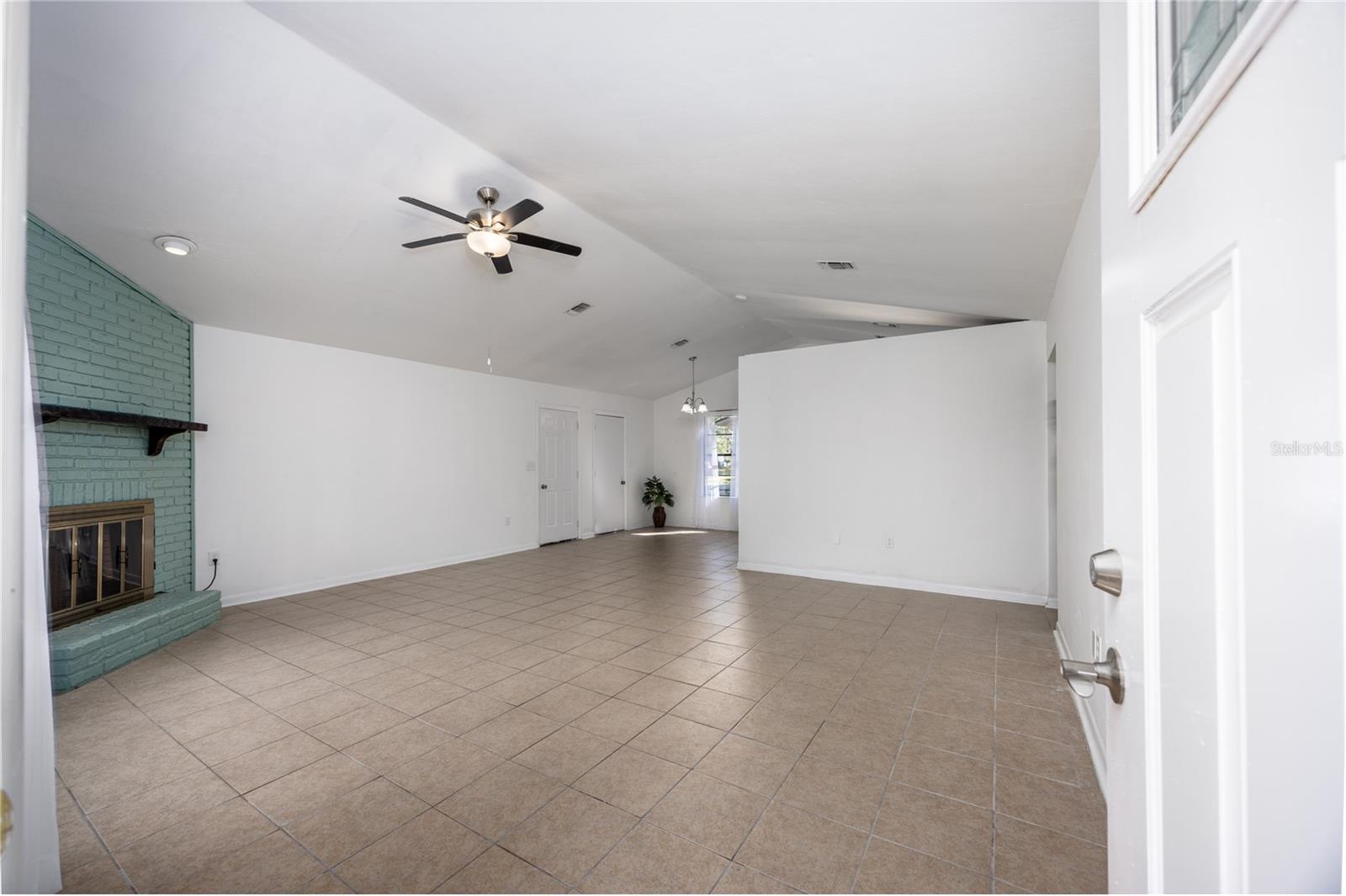 1111 SW 19TH PLACE
