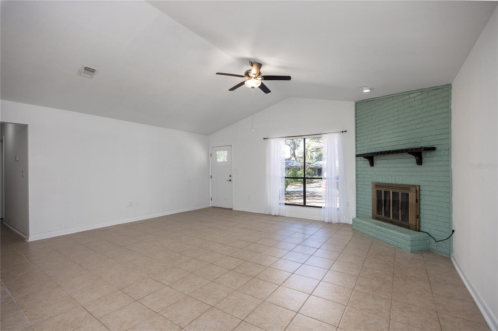 1111 SW 19TH PLACE
