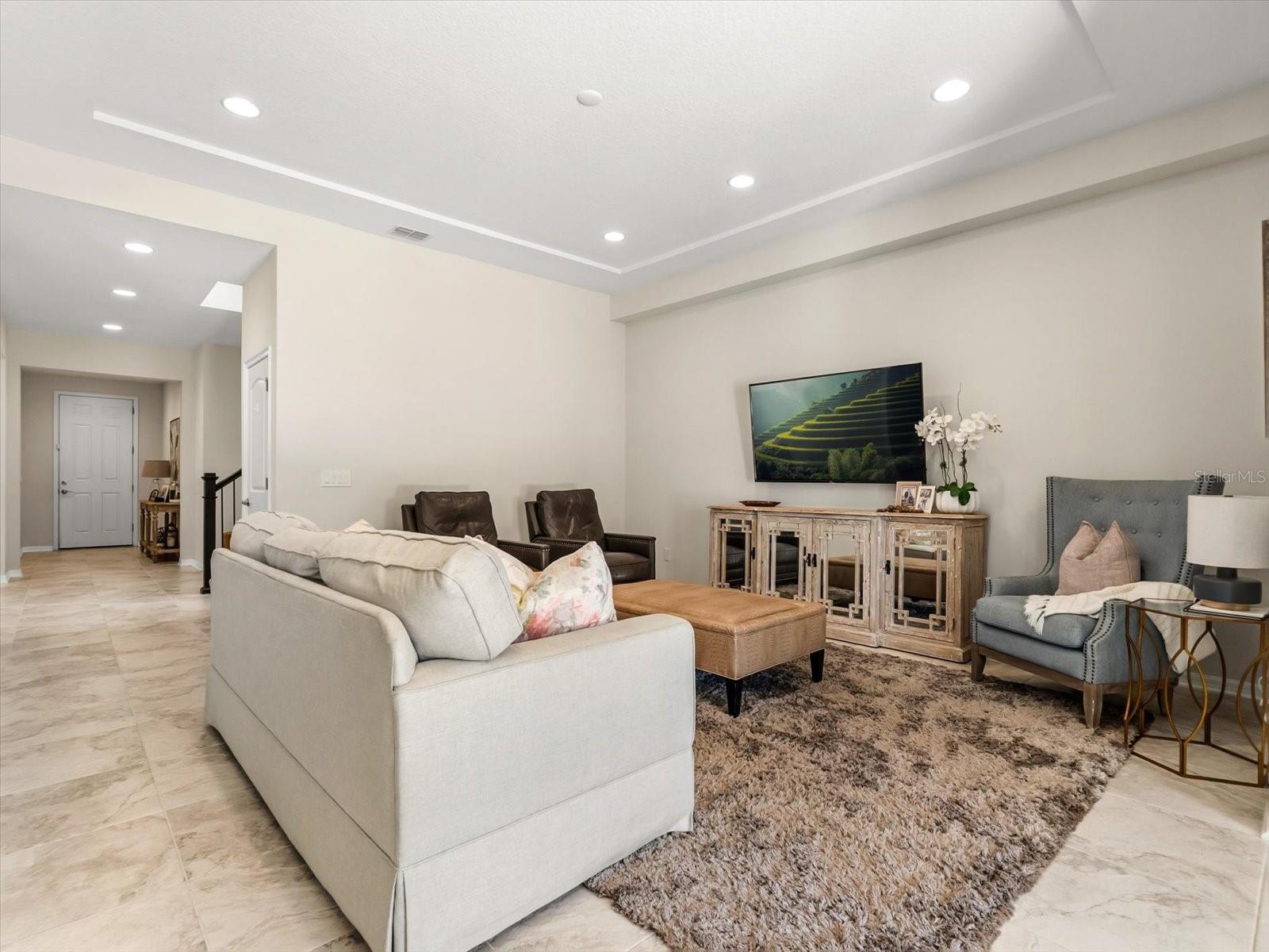 WATERSIDE ON JOHNS LAKE - Residential