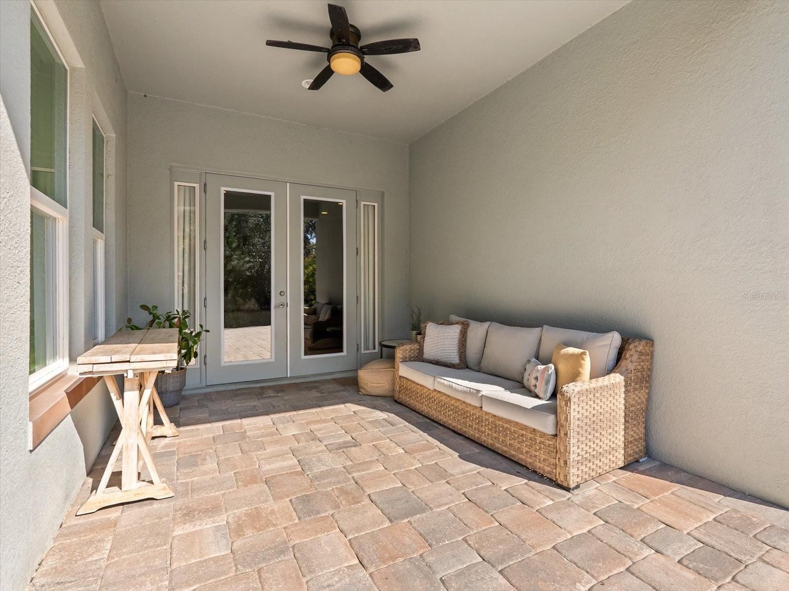 WATERSIDE ON JOHNS LAKE - Residential