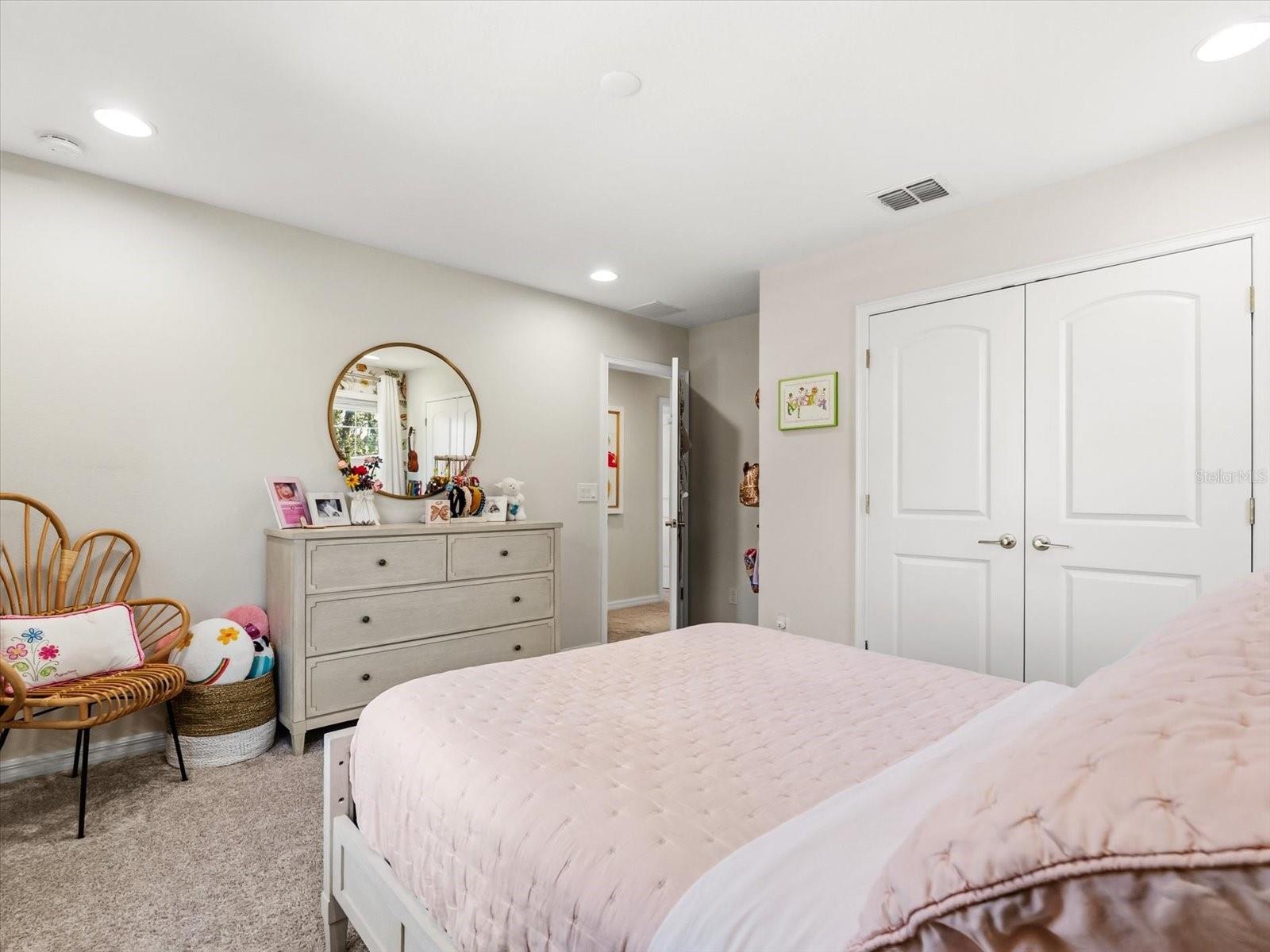 WATERSIDE ON JOHNS LAKE - Residential