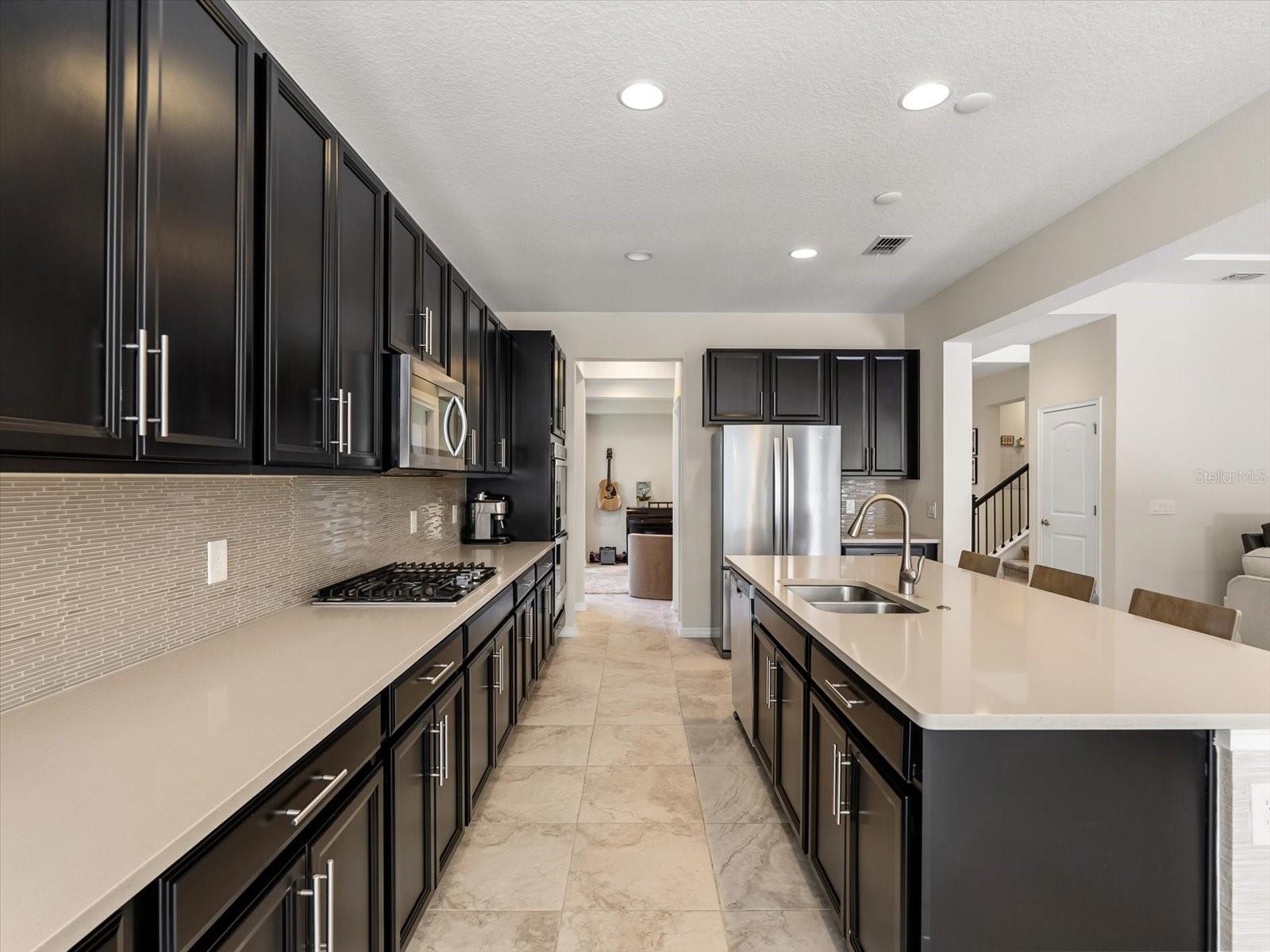 WATERSIDE ON JOHNS LAKE - Residential