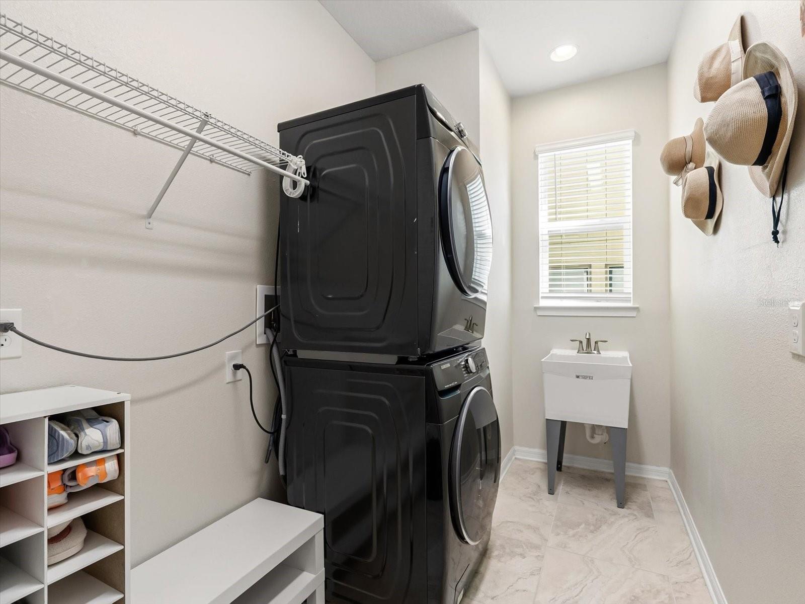 WATERSIDE ON JOHNS LAKE - Residential