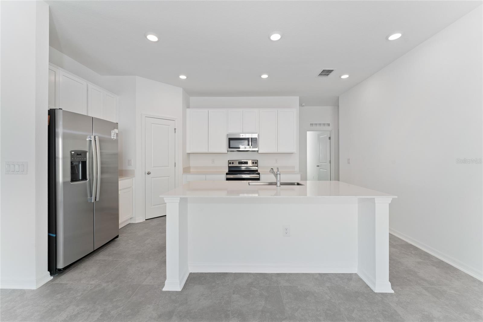 LEOMAS LNDG PH 1 - Residential