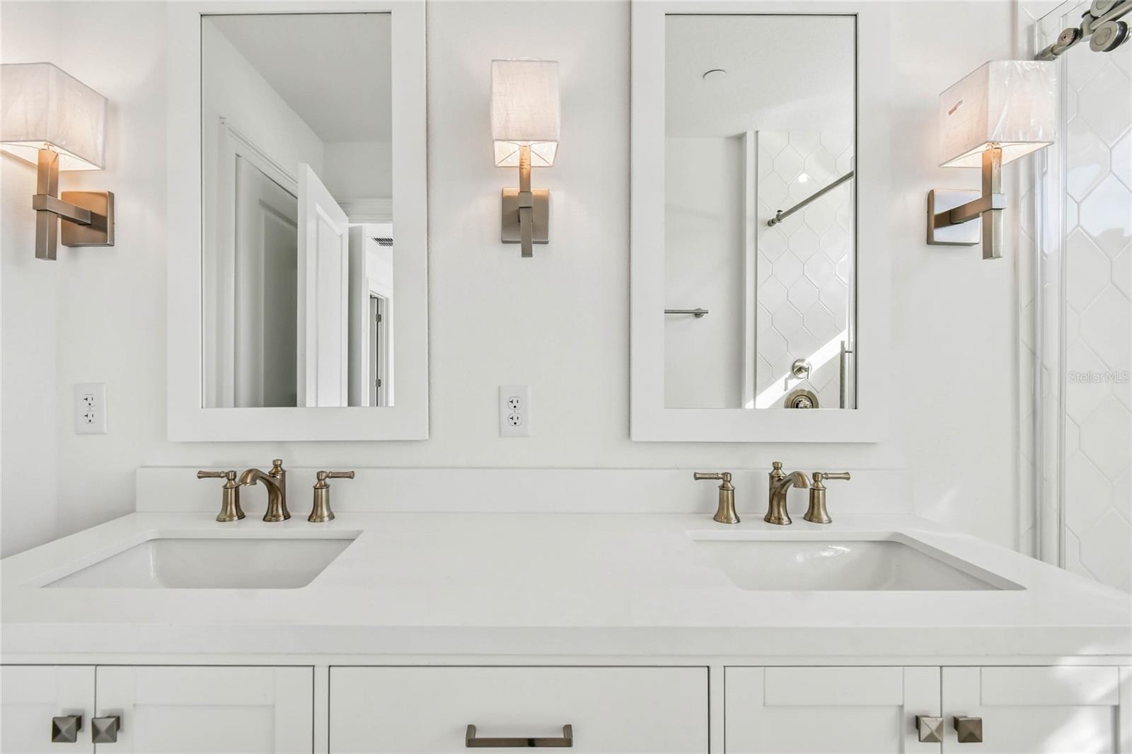 TOWNES AT NORTHLAKE - Residential