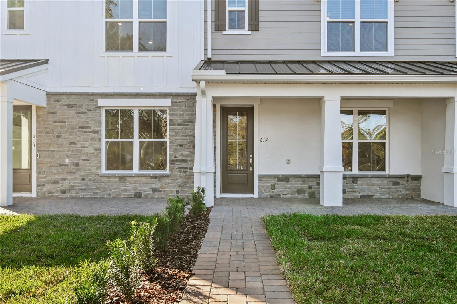 TOWNES AT NORTHLAKE - Residential