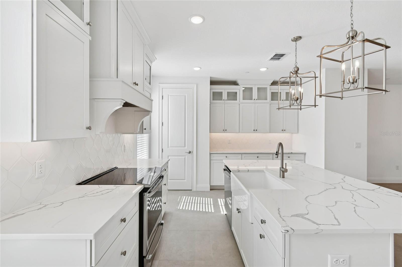 TOWNES AT NORTHLAKE - Residential