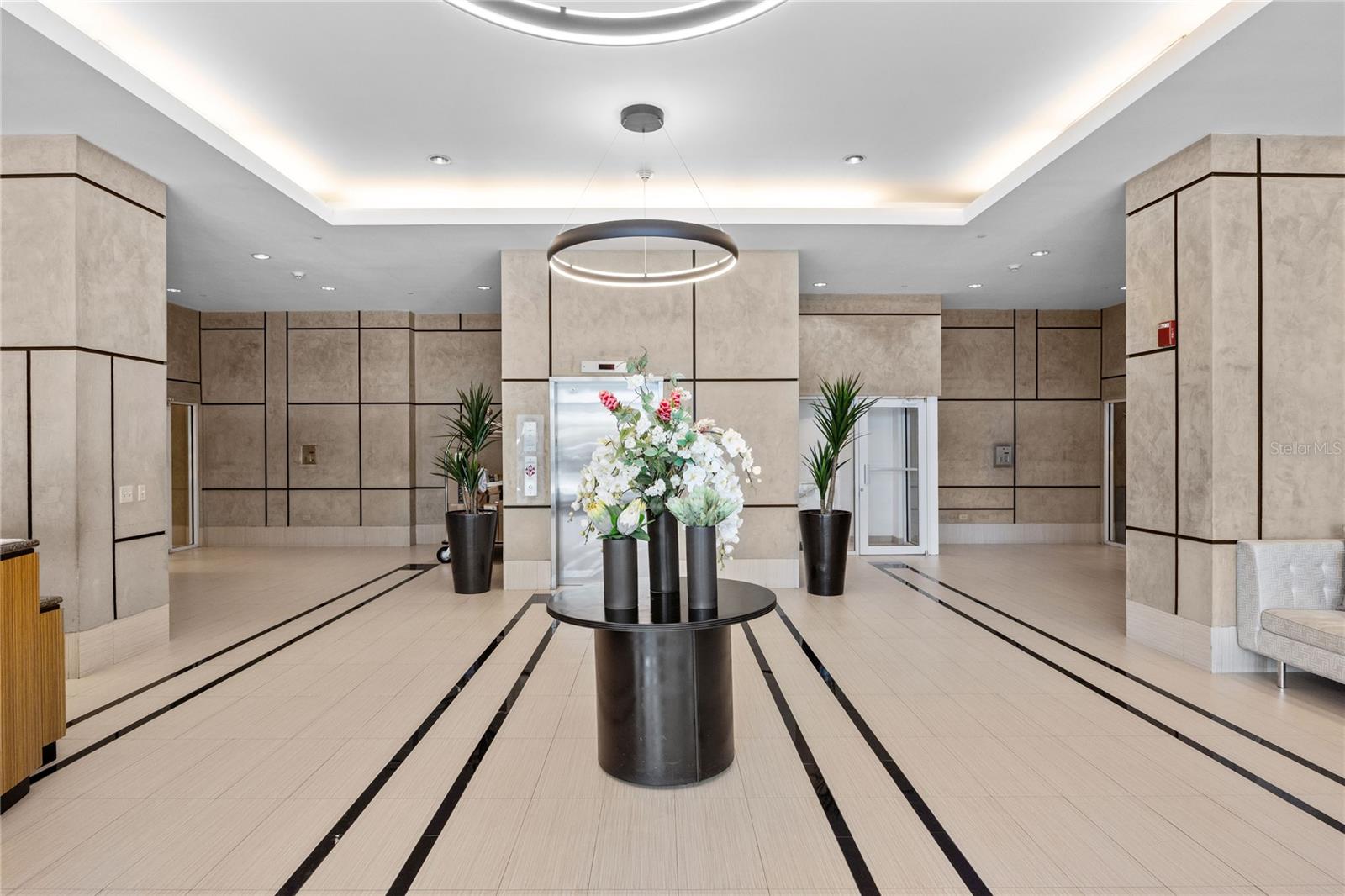 METRO PLAZA TOWERS - Residential