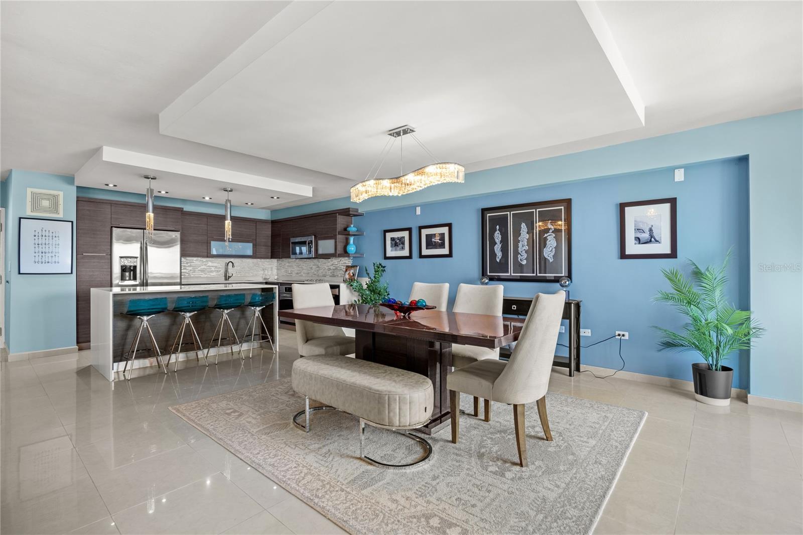 METRO PLAZA TOWERS - Residential