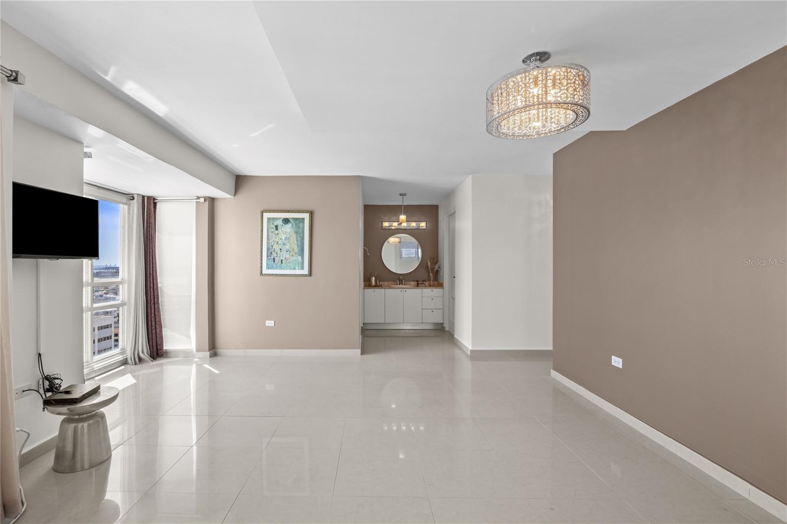 METRO PLAZA TOWERS - Residential