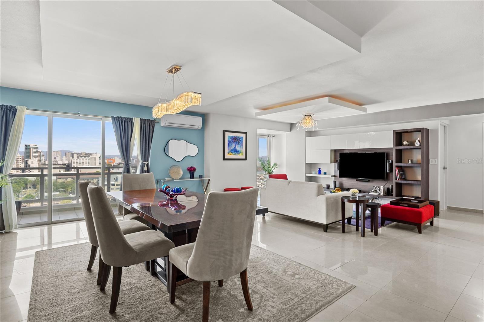 METRO PLAZA TOWERS - Residential