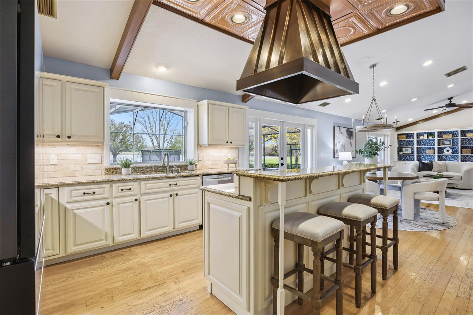 COUNTRY LAKES - Residential