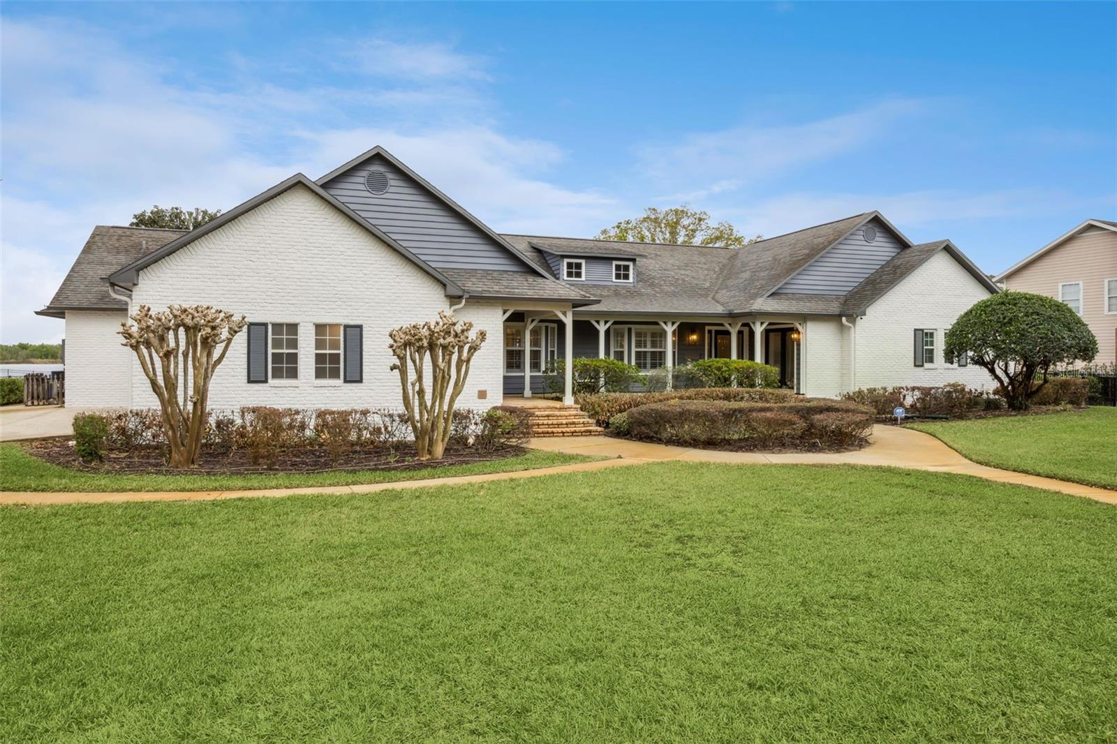 COUNTRY LAKES - Residential