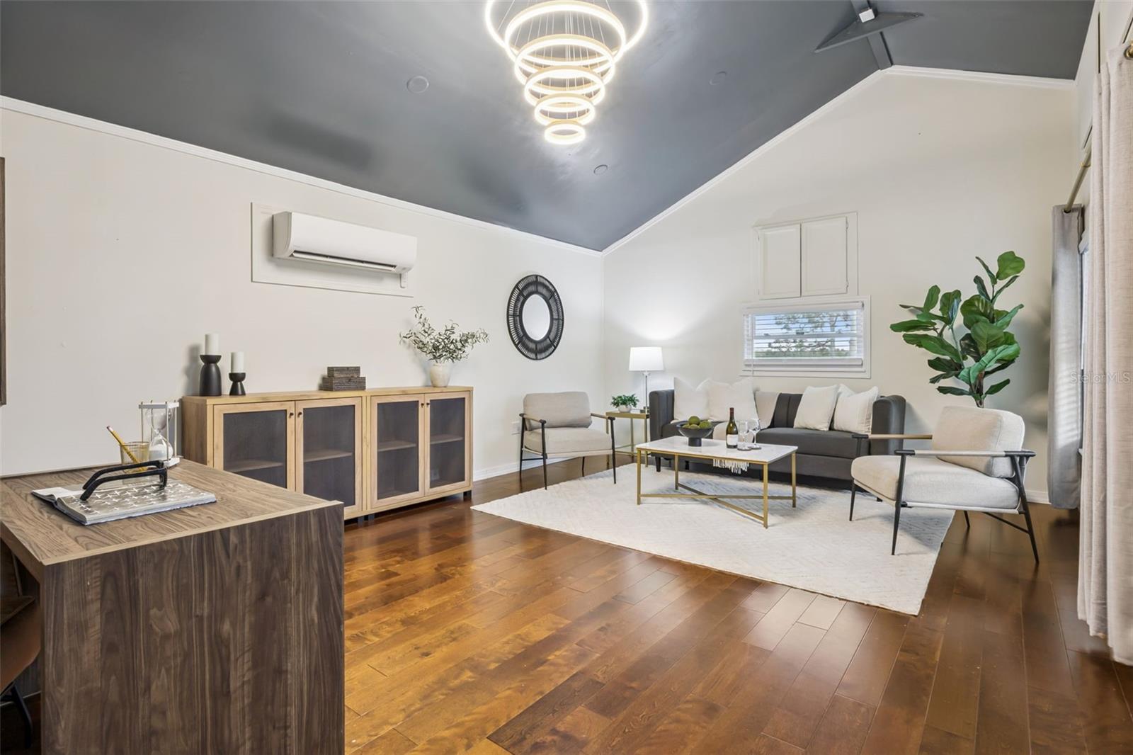 COUNTRY LAKES - Residential