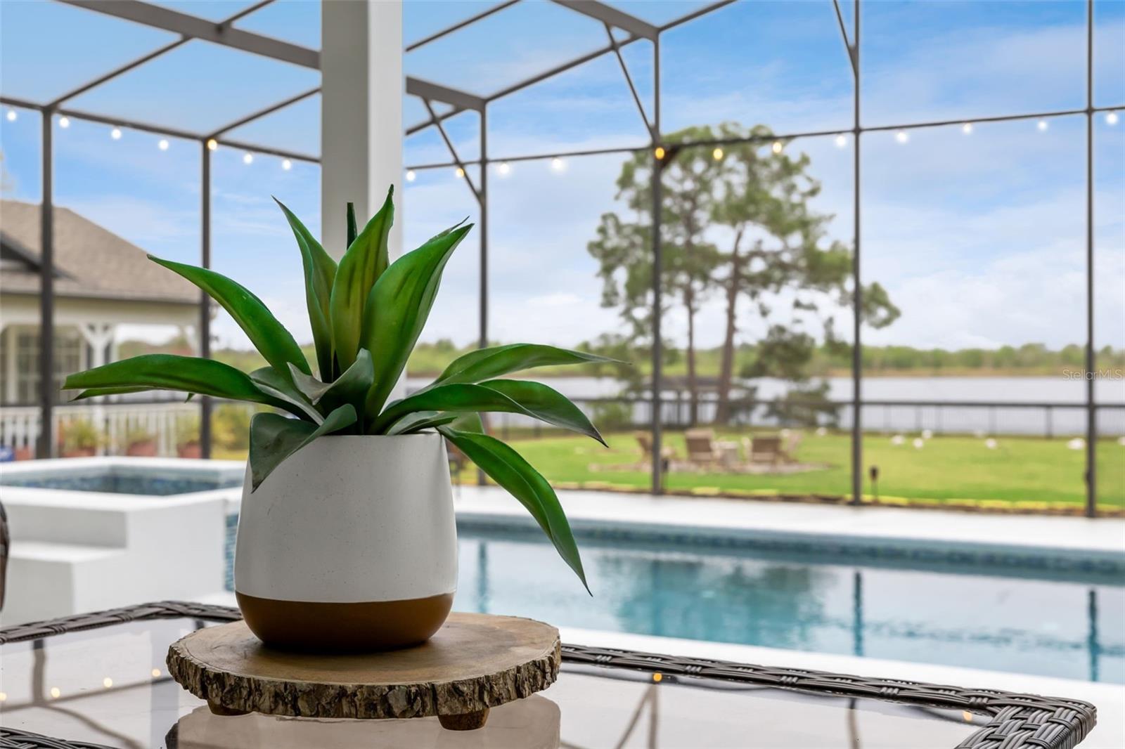 COUNTRY LAKES - Residential