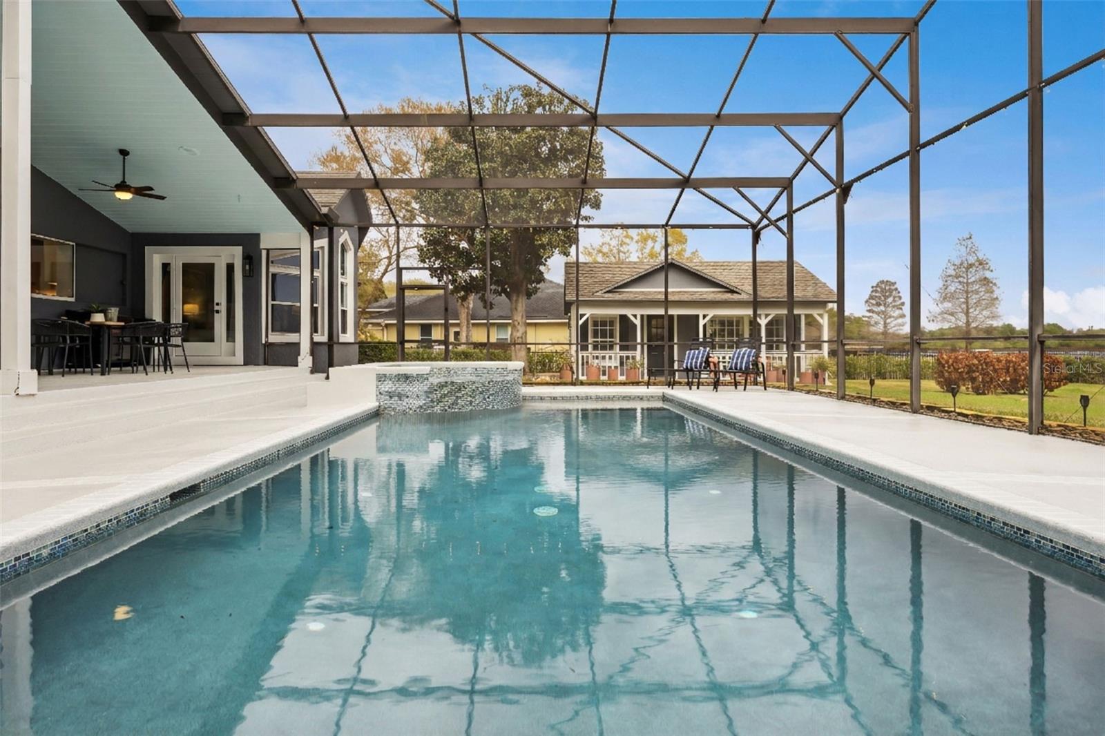 COUNTRY LAKES - Residential