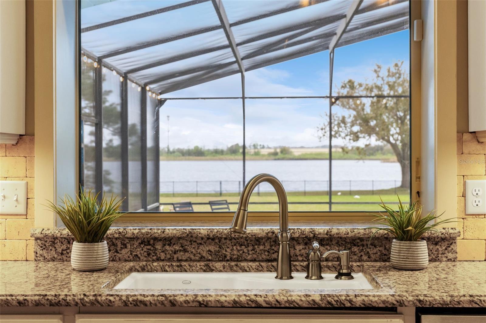 COUNTRY LAKES - Residential