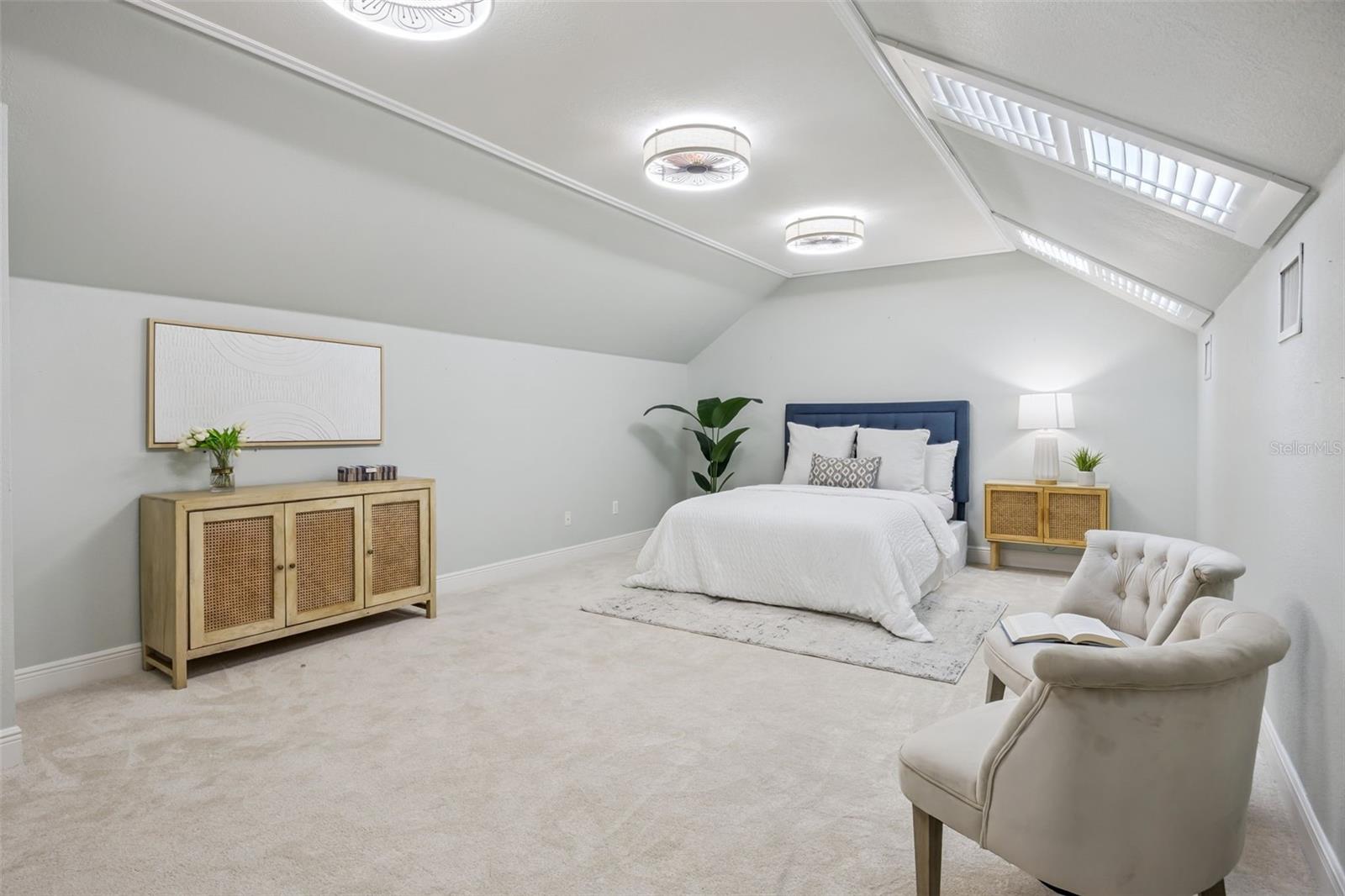 COUNTRY LAKES - Residential