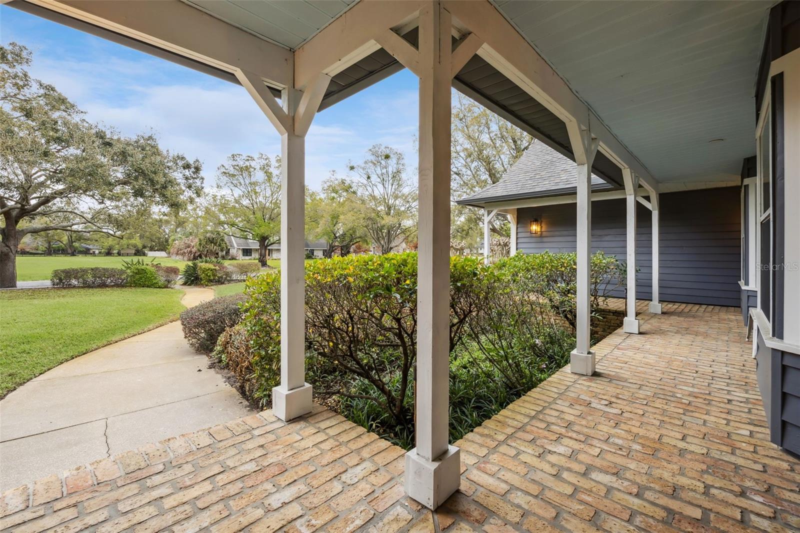 COUNTRY LAKES - Residential