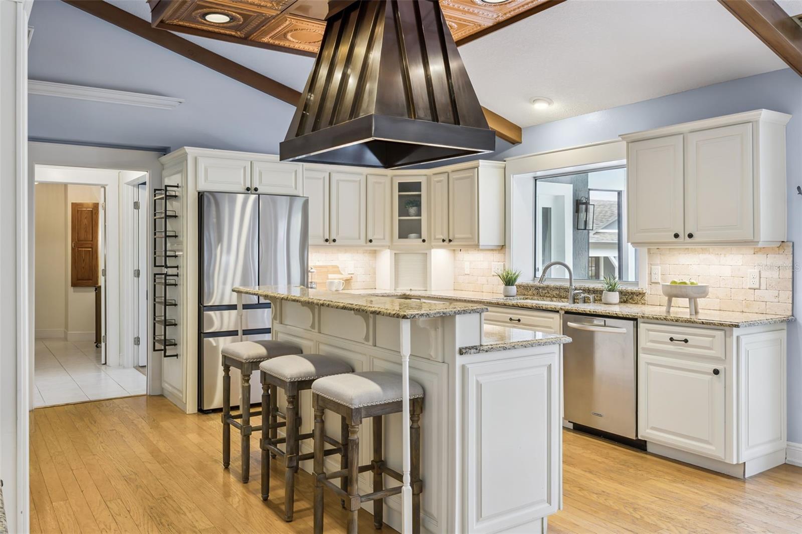 COUNTRY LAKES - Residential