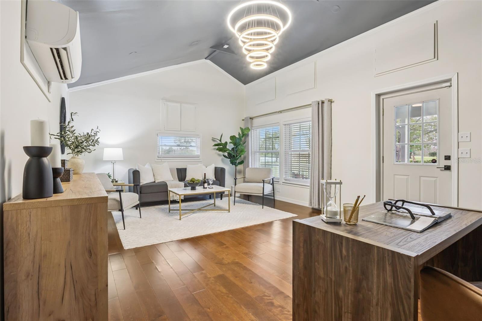 COUNTRY LAKES - Residential