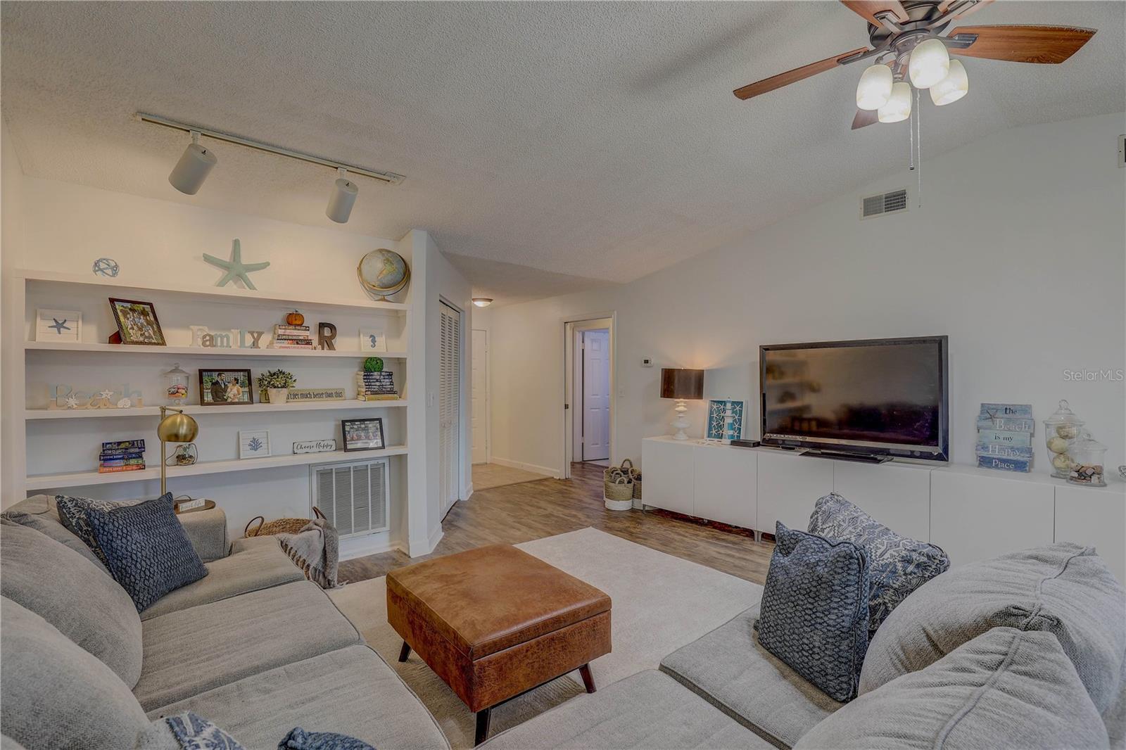 LAKE SEMINOLE VILLAGE - Residential