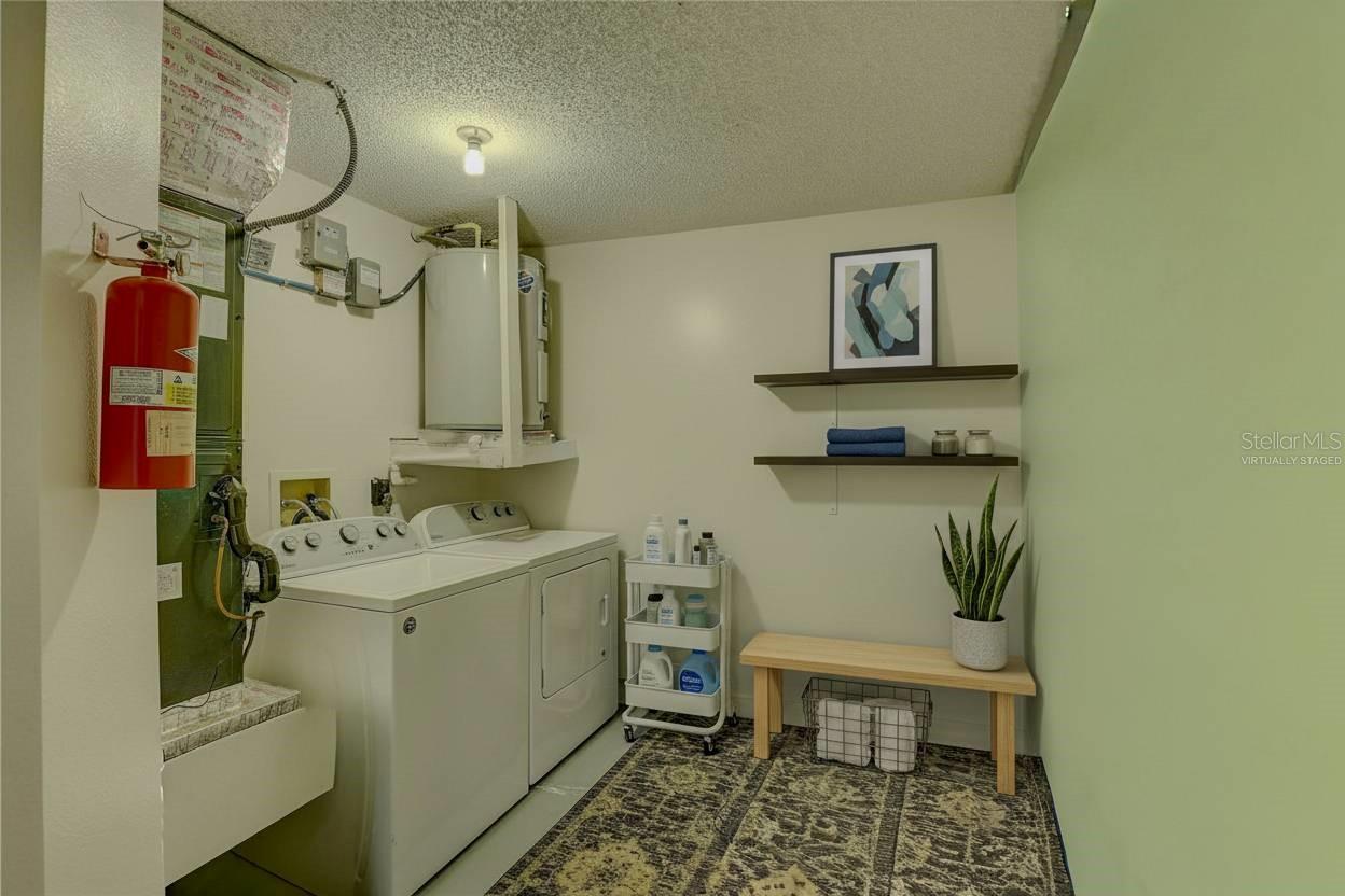 LAKE SEMINOLE VILLAGE - Residential