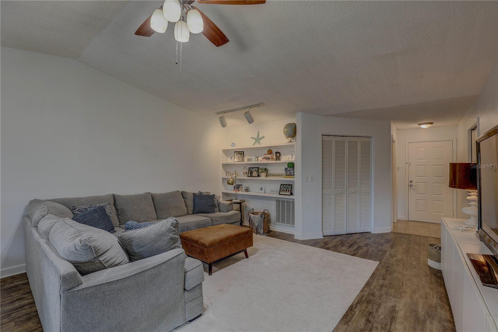 LAKE SEMINOLE VILLAGE - Residential