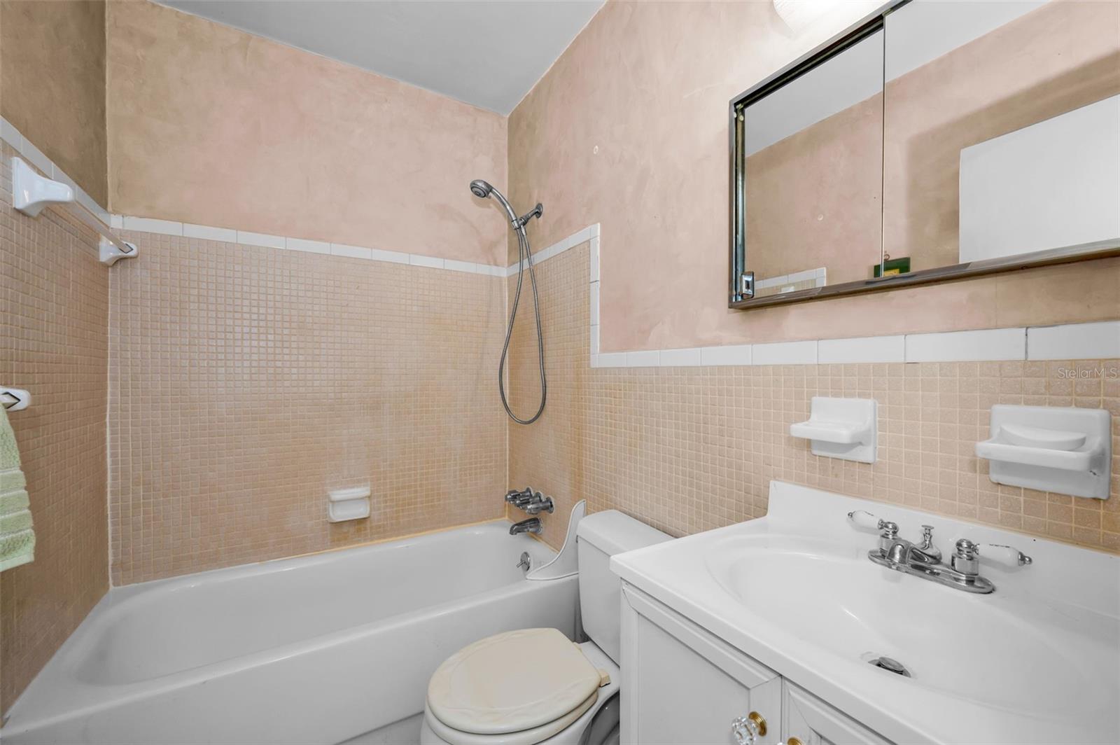 CLEARVIEW OAKS CONDO - Residential