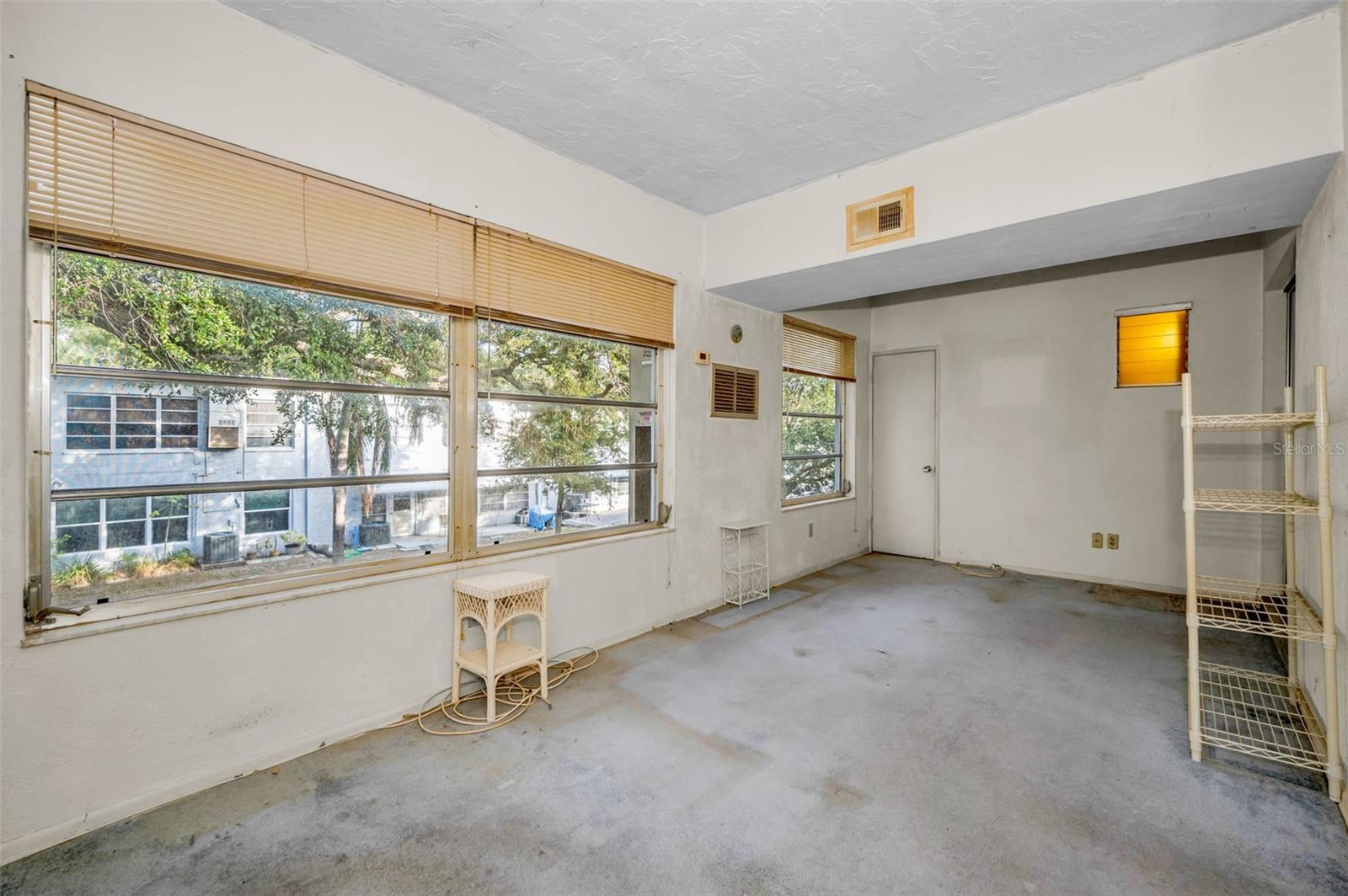 CLEARVIEW OAKS CONDO - Residential