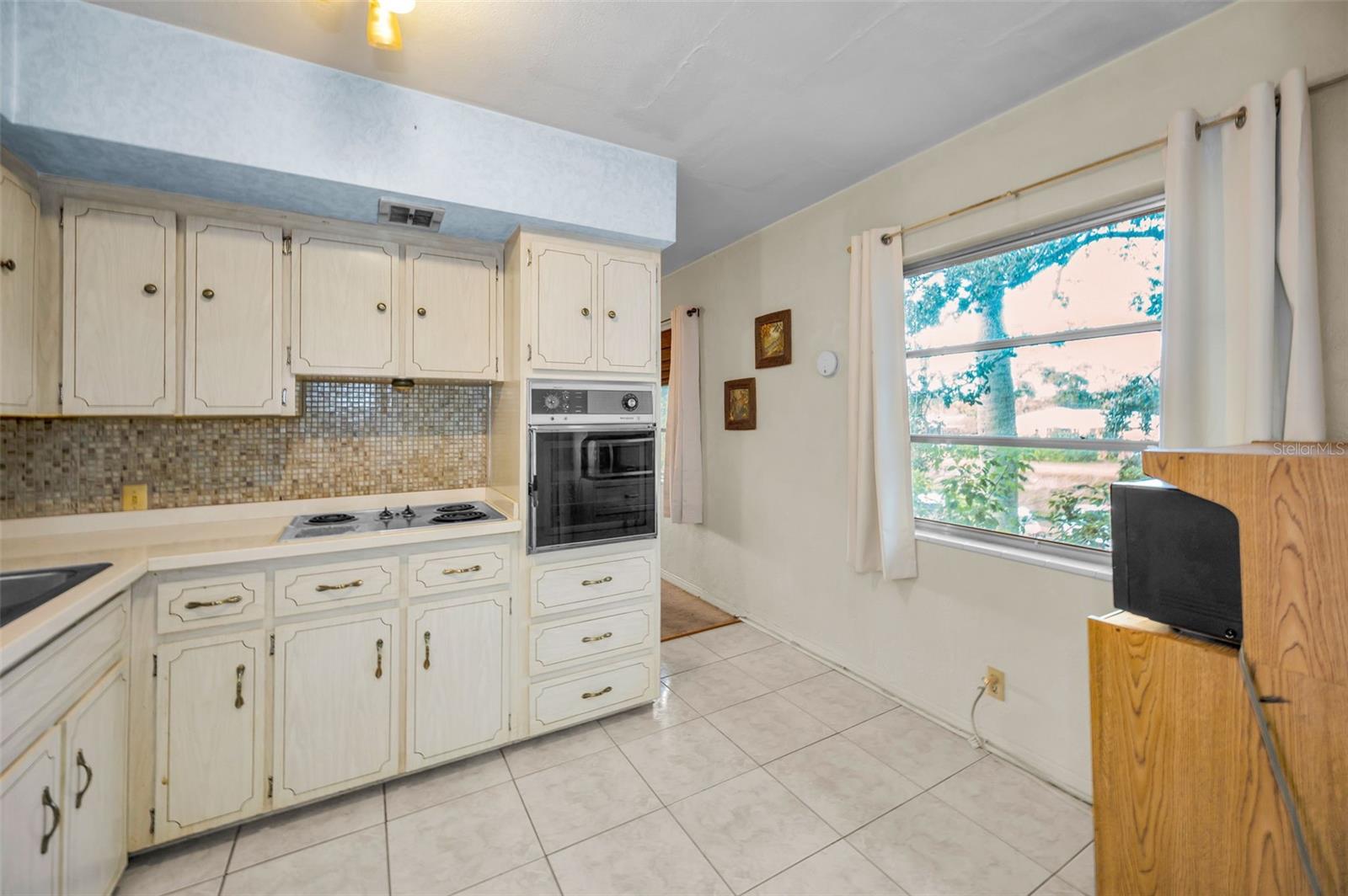 CLEARVIEW OAKS CONDO - Residential