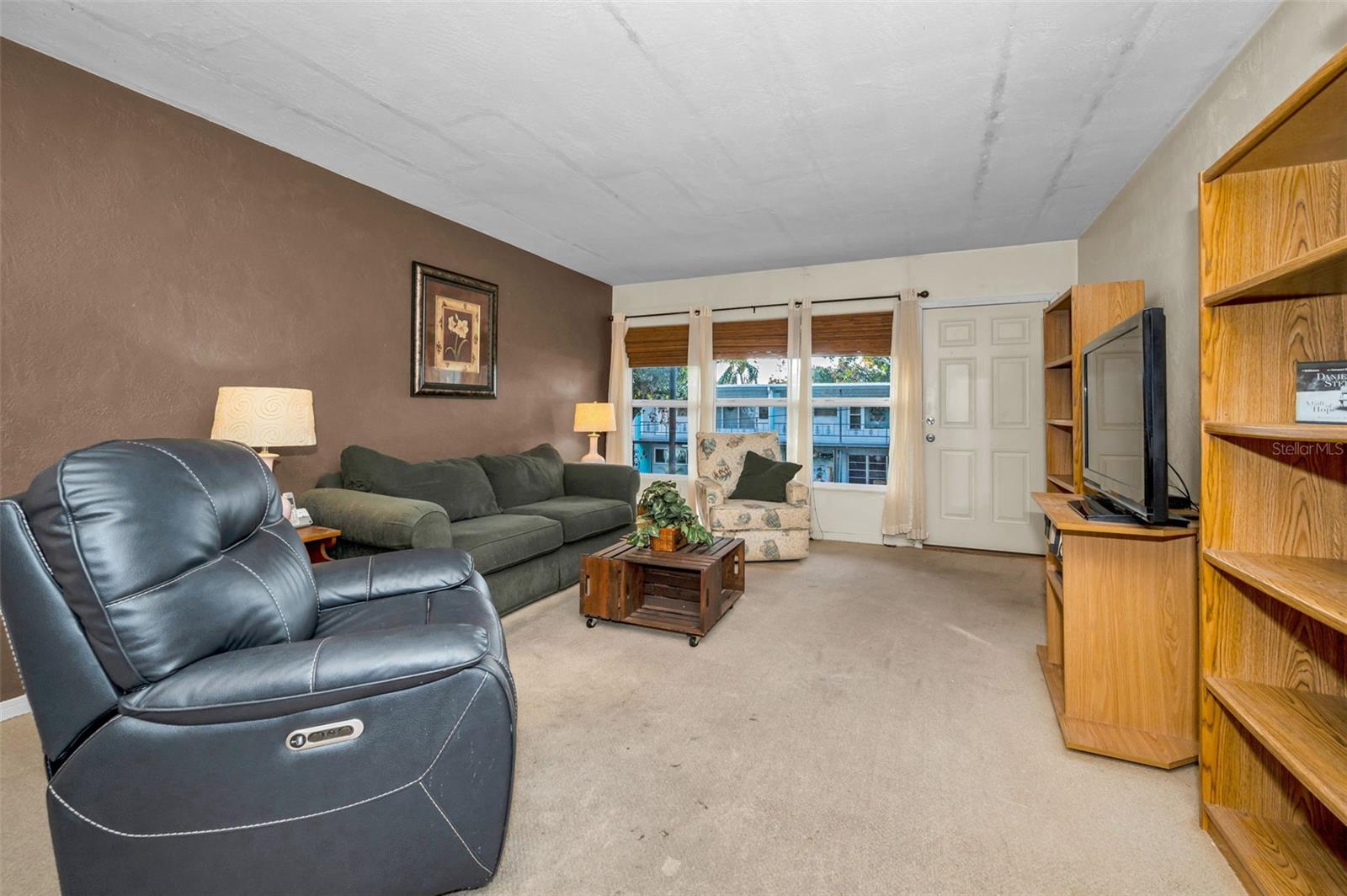 CLEARVIEW OAKS CONDO - Residential