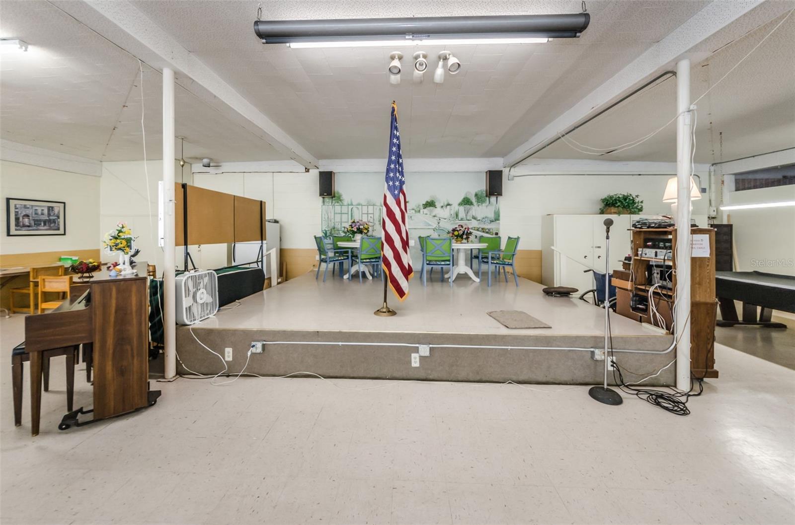 CLEARVIEW OAKS CONDO - Residential