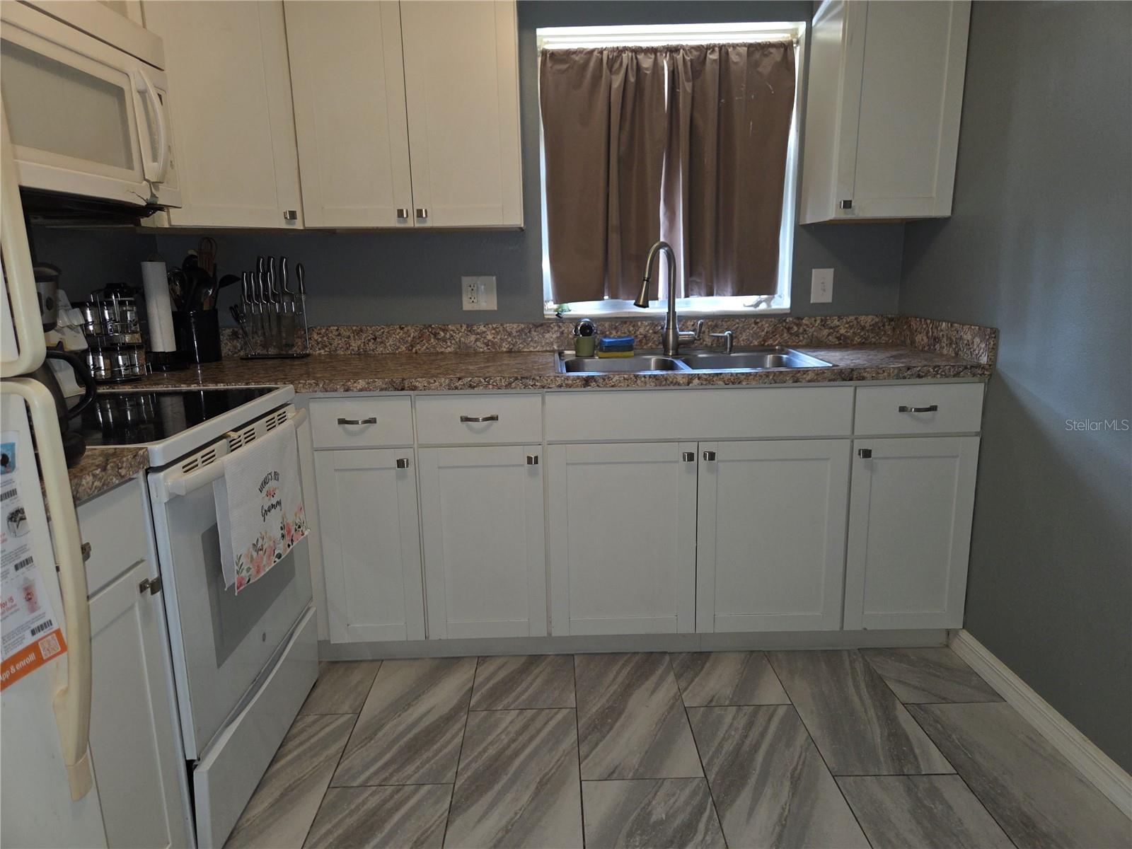 BEVERLY VILLAS CONDO 01 ADD 01-07 - Residential