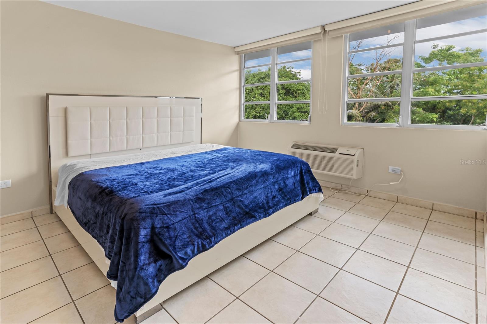 FRAILES - Residential