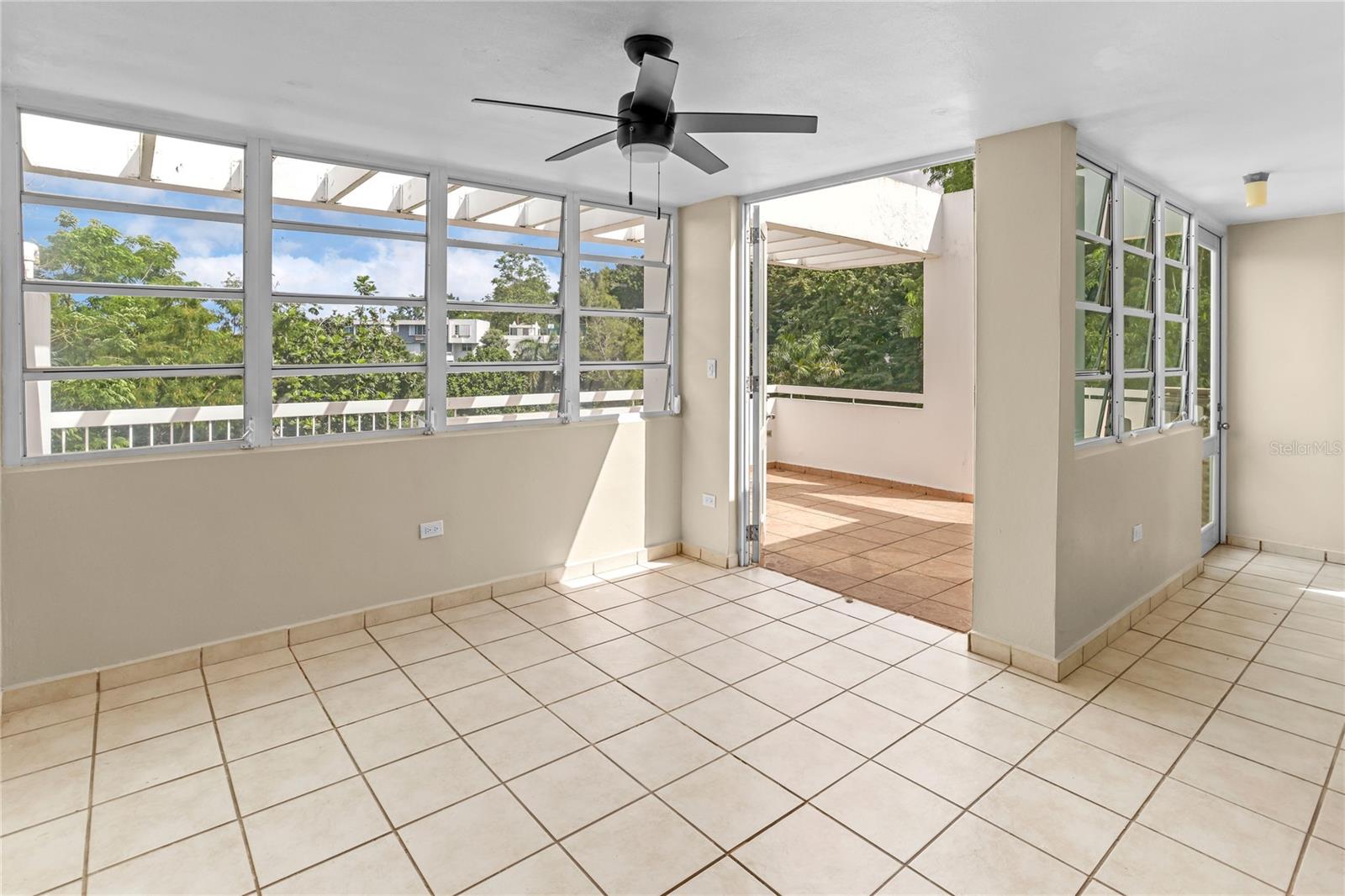 FRAILES - Residential