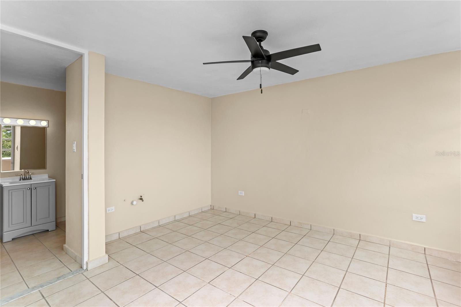 FRAILES - Residential