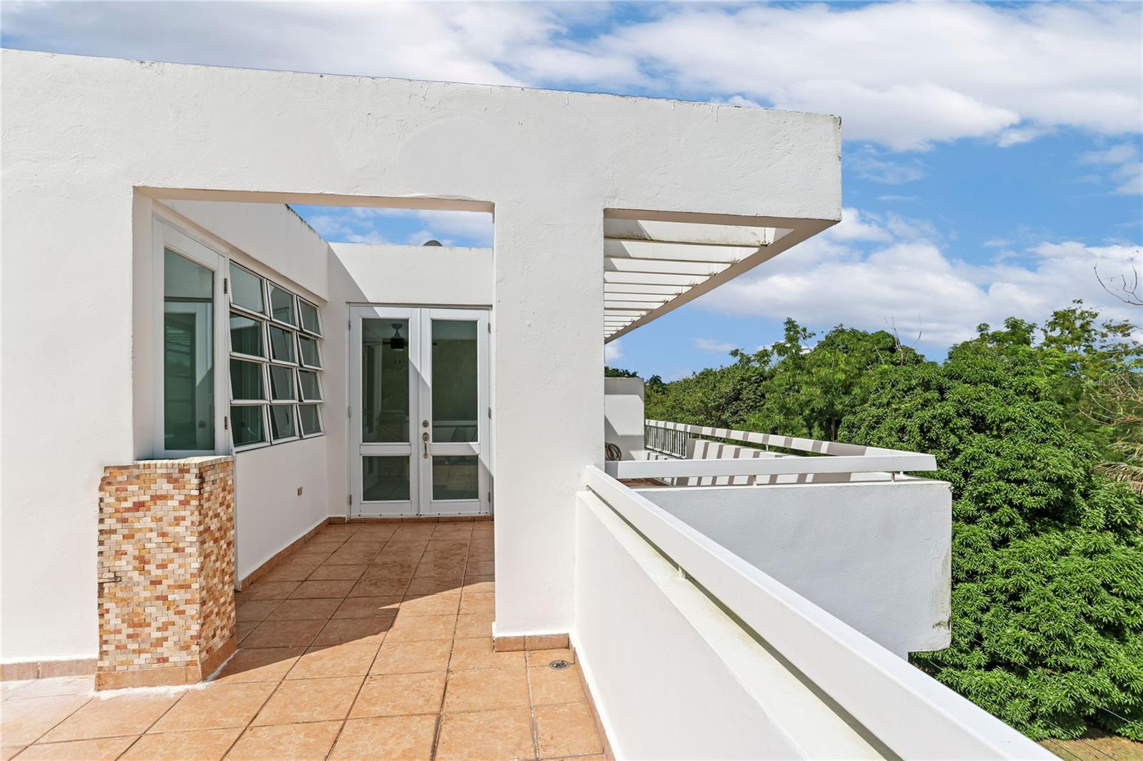 FRAILES - Residential