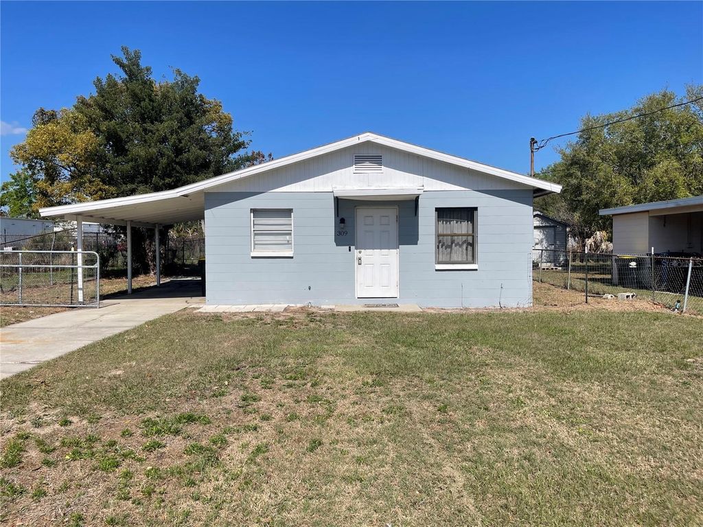 Photo of 309 Center Street, Auburndale, FL 33823 (MLS # P4938105)