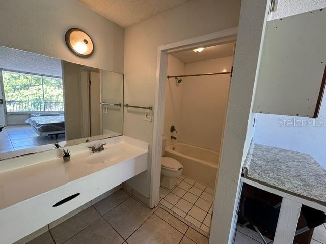 SANDLAKE COURTYARDS CONDO 5901/3515 - Residential