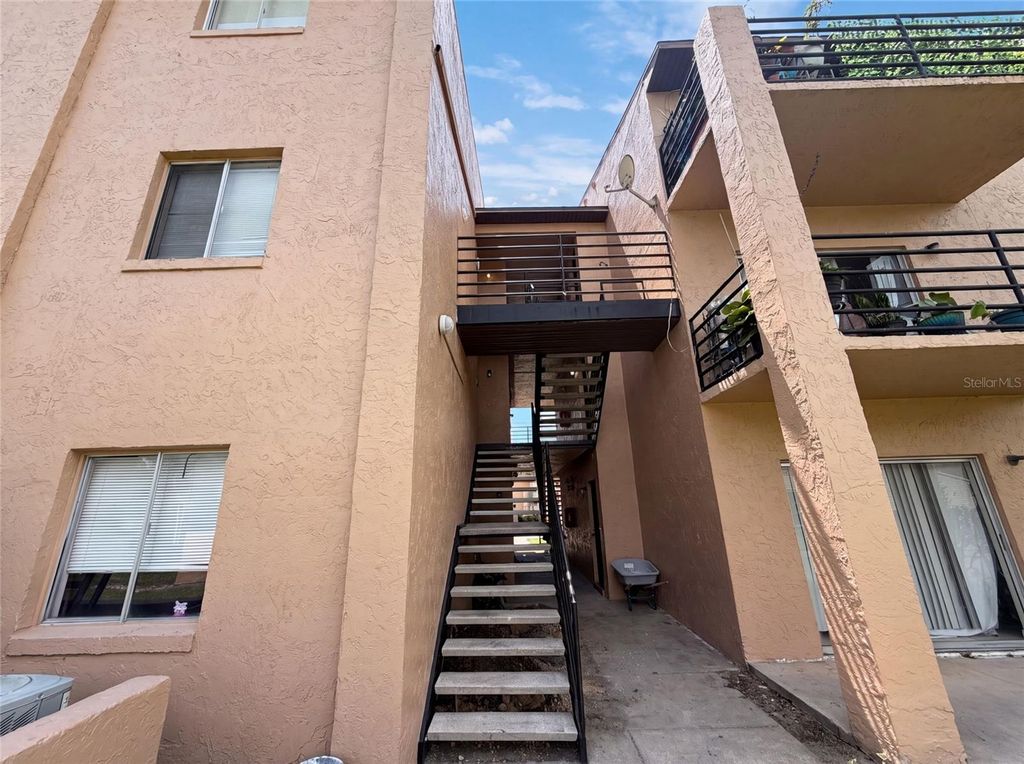Photo of 5213 Via Hacienda Circle #307, Orlando, FL 32839 (MLS # O6428890)
