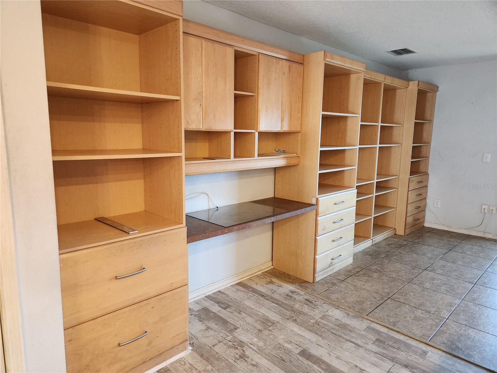 WATERFORD TWNHMS - Residential