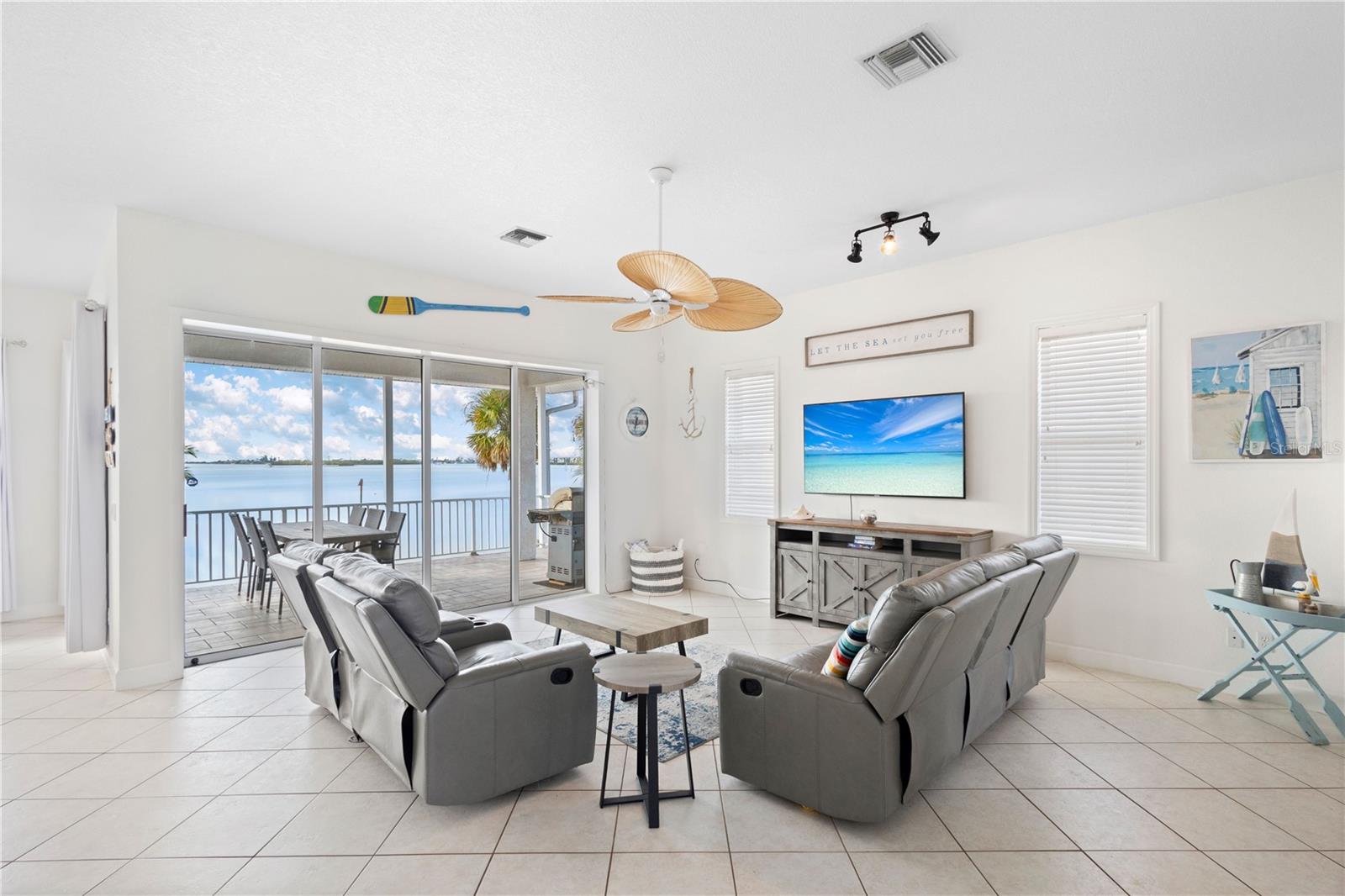 POINT PINES - Residential