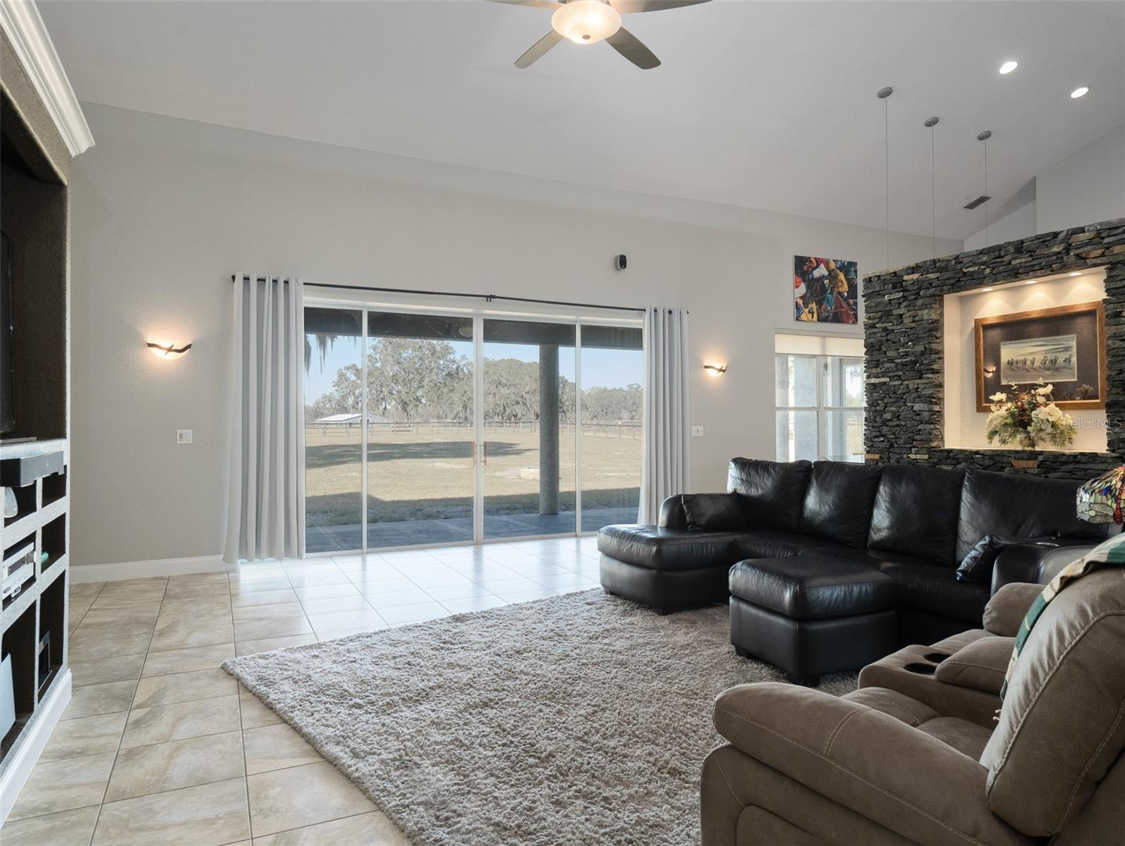 HUNTER FARM - Residential