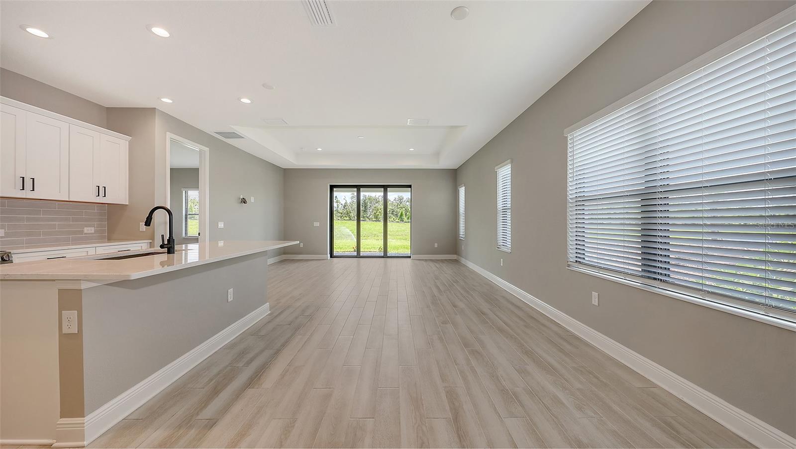2142 BAMBOO PALM COVE